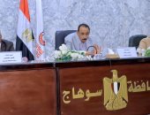 محافظ سوهاج يعقد اجتماعاً لبحث استعدادات المحافظة لتنفيذ الموجة 29 لإزالة التعديات