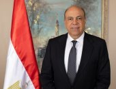 وزير الطيران يهنئ قداسة البابا تواضروس الثانى بعيد القيامة 