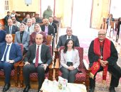 محافظ البحيرة تقدم التهنئة لأبناء الطائفة الإنجيلية بمناسبة عيد القيامة