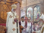 صلاة قداس عيد القيامة المجيد بكنيسة السيدة العذراء مريم بطهطا سوهاج.. فيديو