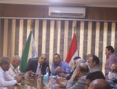 بحث حلول وسبل القضاء على الممارسات الخاطئة فى ملف المخلفات بالجيزة