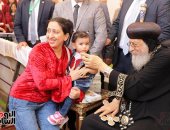توافد الأقباط على الكاتدرائية بالعباسية لتهنئة البابا تواضروس بعيد القيامة