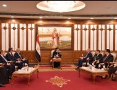 رئيس جامعة القاهرة يزور قداسة البابا تواضروس للهنئة بعيد القيامة المجيد