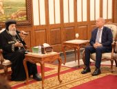 محافظ القاهرة يهنئ البابا تواضروس الثاني بعيد القيامة بالمقر الباباوي بالعباسية