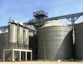 محافظ سوهاج: تجهيز 15 موقعًا تخزينيًا و11 لجنة فرز فى موسم توريد القمح