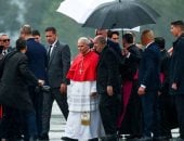 فى أول زيارة رسمية لرأس الكنيسة الكاثوليكية.. بابا الفاتيكان ضيفا على الجزائر لـ3 أيام.. «السلام عليكم» رسالة البابا ليون 14.. 3 مدن إفريقية ضمن الجولة وإجراءات مشددة فى شوارع الجزائر وتبون فى مقدمة مستقبليه