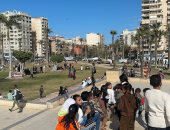 إقبال كبير على حديقة المسلة ببورسعيد خلال احتفالات أعياد الربيع.. فيديو