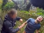 مطاردة مثيرة انتهت فى المياه.. كلب شرطة يسقط مجرمًا خطيرا فى موقف محرج