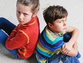 إزاى تتعاملى مع خناقات أطفالك بذكاء وهدوء؟ ما تتدخليش فى كل مشكلة