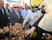 محافظ الغربية يتفقد سوق اليوم الواحد بسبرباي مركز طنطا