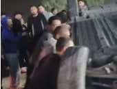 انقلاب سيارة في ميدان الرماية.. وإصابة السائق وشهامة المصريين تخطف المشهد