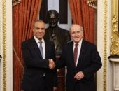 وزير الخارجية يلتقى رئيس لجنة العلاقات الخارجية بمجلس الشيوخ الأمريكي