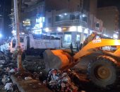 جولة ليلية لمحافظ الجيزة.. رفع بؤر المخلفات وتوجيهات بتكثيف الحملات