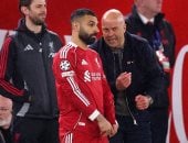 أساطير الدوري الإنجليزي تدخل على خط أزمة محمد صلاح مع أرني سلوت