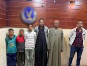 مقامرة «العملة» تنتهى فى القسم.. سقوط «عصابة الجيزة» بعد فيديو المراهنات الفاضح