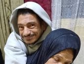 حملت نجلها 45 عامًا على ظهرها.. قصة سيدة بورسعيد تتحول إلى نموذج إنسانى لتحرك الدولة والمجتمع لدعمها بعد نشر قصتها باليوم السابع.. المحافظ يوجه بحزمة قرارات لتوفير حياة كريمة لهما والأم تشكر المسؤولين