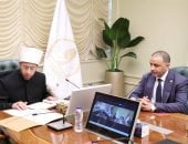 وزير الأوقاف يناقش خطط تعظيم عوائد الوقف وتطوير آليات الاستثمار لدى هيئة الأوقاف