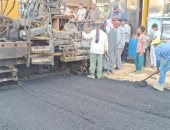 بـ24 مليون جنيه.. رصف الطرق شريان التنمية وتحسين جودة الحياة في أسيوط.. صور