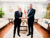 محافظ جنوب سيناء يبحث مع السفير اليوناني بالقاهرة تعزيز التعاون السياحى