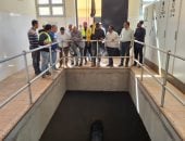 رئيس مياه الفيوم يتابع ميدانياً مشروعات توسعات الصرف الصحي