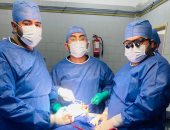 جراحة دقيقة تستمر 6 ساعات تنجح فى إنقاذ مريض وإعادة بناء وجهه بمستشفى أجا المركزى