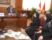 استجابة من محافظ بورسعيد لدعم سيدة مسنة حملت ابنها 45 عامًا من ذوى الهمم