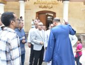 محافظ الأقصر يتفقد موقف السرفيس ومكتبة مصر العامة بمنطقة الكرنك 