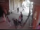 كاميرات المراقبة ترصد المتهمين بالتشاجر وإصابة سائق بكرداسة.. صور