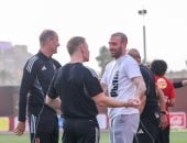 عمر كمال يظهر فى تدريبات الأهلى بمختار التتش.. صور