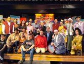 أيمن الشيوى ونبيلة حسن يشهدان عرض  لعب ولعب بطولة منير مكرم.. صور