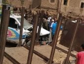 إصابة مواطنين بكدمات فى حادث تصادم بين سيارة أجرة وعربة قطار قصب بإسنا