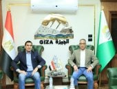 محافظ الجيزة يستقبل وزير الرياضة فى بداية جولتهما على المنشآت الشبابية