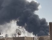 اندلاع حريق بمخزن خردة بجوار مستشفى فى العباسية