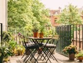 10 حيل ديكور هتغير شكل بلكونتك فى الصيف.. مهما كان حجمها صغير