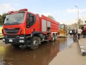 الحماية المدنية تستخدم معداتها فى إخماد حريق مخزن مدينة نصر.. فيديو