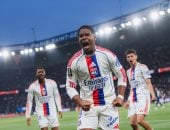 بي اس جي يتأخر بثنائية ضد أولمبيك ليون في الشوط الأول.. فيديو