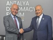 أبو الغيط يبحث أزمة اللاجئين مع المفوض الأممي.. وتحذير من تفاقم النزوح