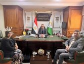 محافظ الجيزة يبحث مع نقيب التمريض دعم الكوادر التمريضية وتحسين بيئة العمل