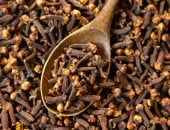 7 فوائد للقرنفل تجعله أساسى فى العناية بجمالك.. يحسن البشرة والشعر
