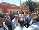 نائب محافظ الجيزة يتفقد مشروع الصرف الصحى بقريتى برنشت والمتانيا