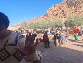 590 سائحا من مختلف الجنسيات يزورون دير سانت كاترين وجبل موسى