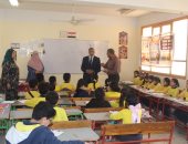 مدير تعليم الجيزة يتفقد مدارس الهرم: لا تهاون فى الانضباط وتفعيل الأنشطة