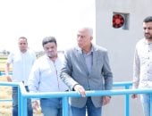 مستشار رئيس الوزراء يتفقد مشروعات مياه الشرب والصرف فى قطور بالغربية