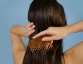 5 خطوات تقوى الشعر وتحافظ عليه من التساقط.. النتيجة تستحق التجربة