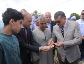 محافظ قنا: نستهدف زيادة إنتاجية القمح هذا العام.. فيديو