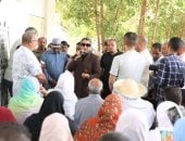 محافظ الوادى الجديد تشهد إطلاق طفيل الترايكوجراما لمكافحة آفات النخيل بالخارجة