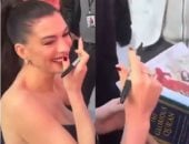 بعد قول إن شاء الله.. آن هاثاواى تثير الجدل باستلام نسخة من القرآن