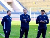 معتمد جمال للاعبين قبل مواجهة إنبى: الفوز هدفنا للحفاظ على الصدارة