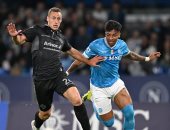 نابولي يقسو على كريمونيسي بثلاثية في الشوط الأول