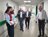 وزير الكهرباء يتفقد مستشفى الكهرباء بألماظة ويطمئن على تقديم الخدمات الصحية